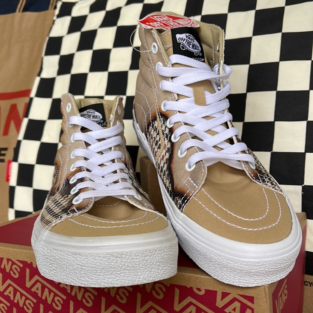 Vans Sk8-Hi Bolt Big Reveal Taos Taupe Men’s sneakers - Picture 9 of 16